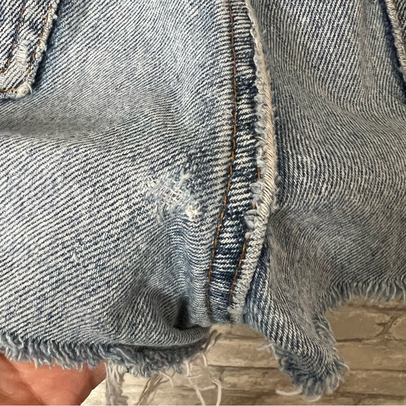 Vintage Levi's 550 Women's 30 Waist. Hand Crafted Cut Off Shorty Shorts. Frayed. - Picture 6 of 8